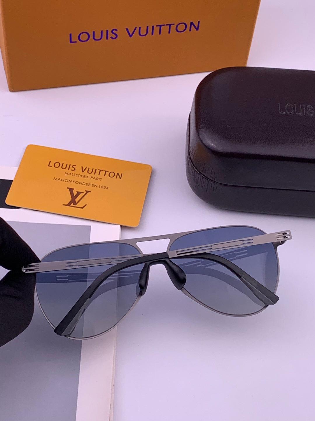 Louis Vuitton L199 Fashion Gold Lens Sunglasses for Men & Women - 414819 - detail image 6