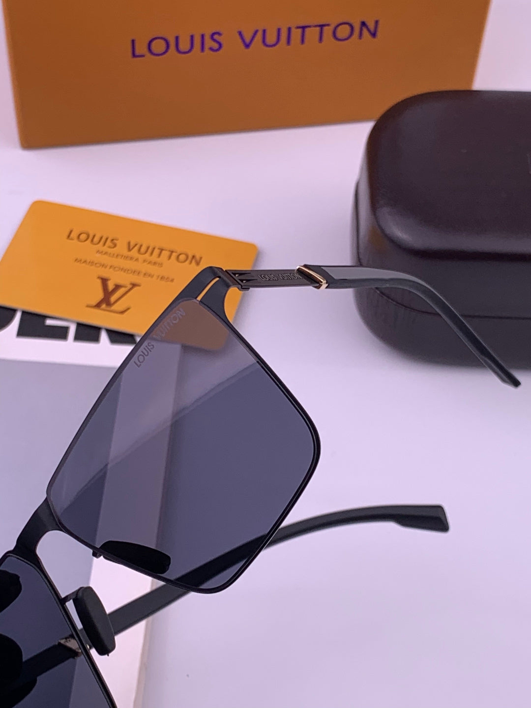 Louis Vuitton L616 Fashion Gold Lens Sunglasses for Men & Women - 414823 - detail image 3