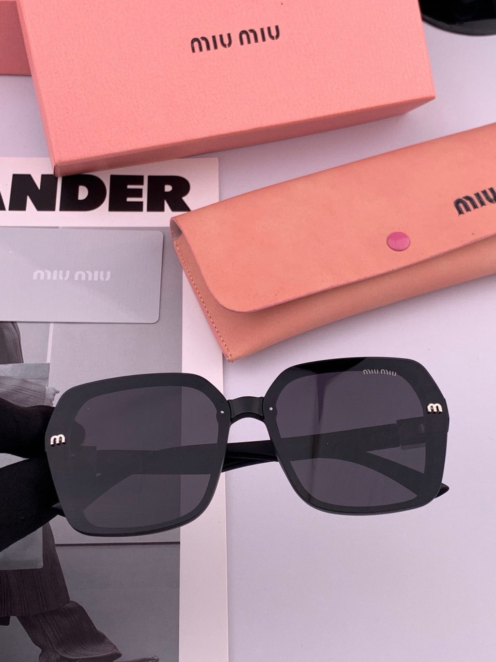 Miu Miu M4304 Fashion Black Lens Sunglasses for Men & Women - 432574 - detail image 2