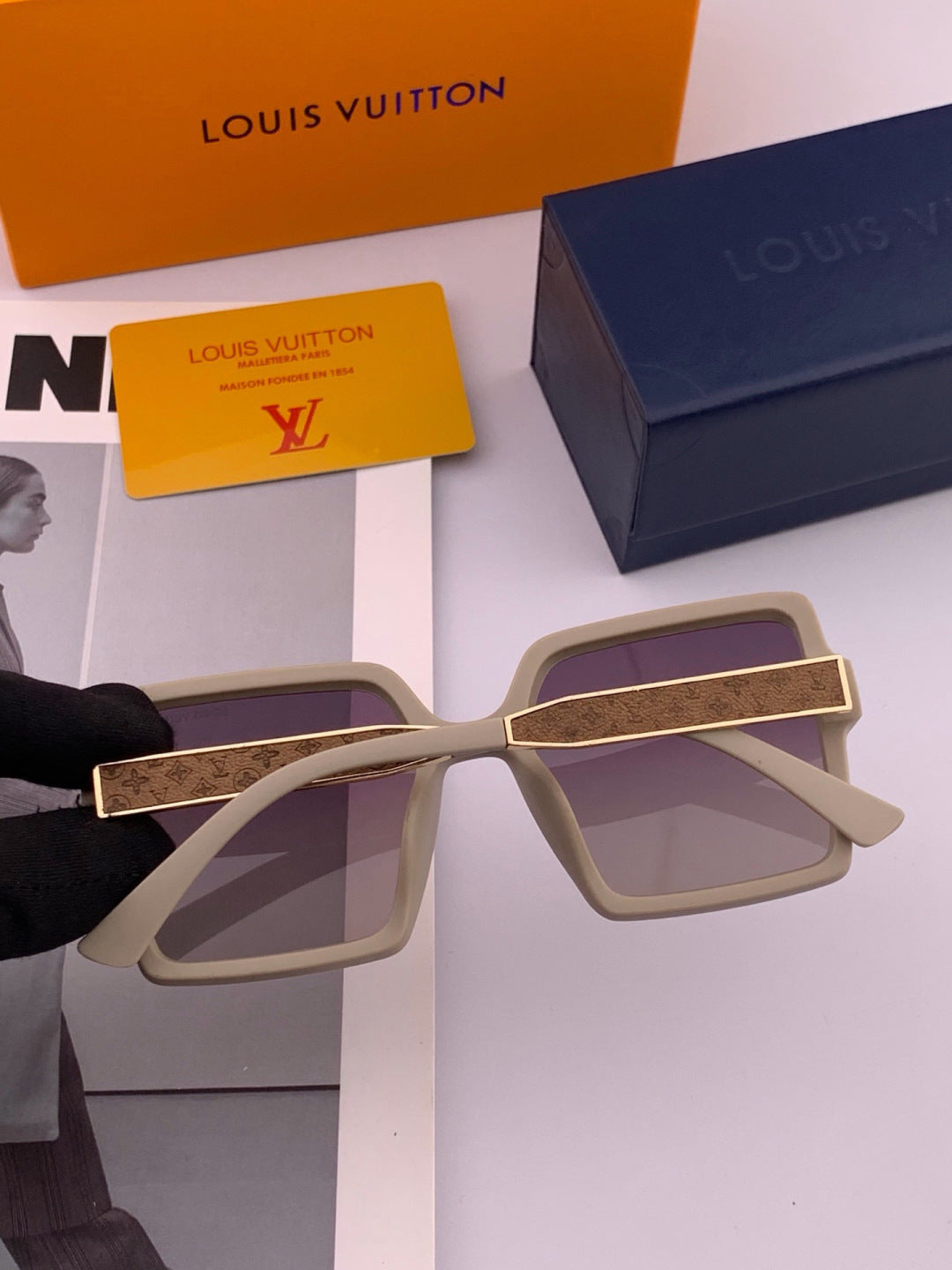 Louis Vuitton L1577 Polarized Square Gold Lens Sunglasses for Men & W - 431215 - detail image 3