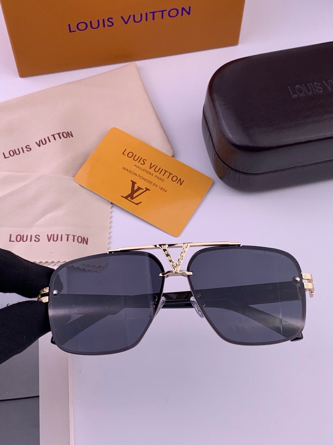 Louis Vuitton L91756 Aviator Black Lens Sunglasses for Men & Women - 431208 - detail image 3