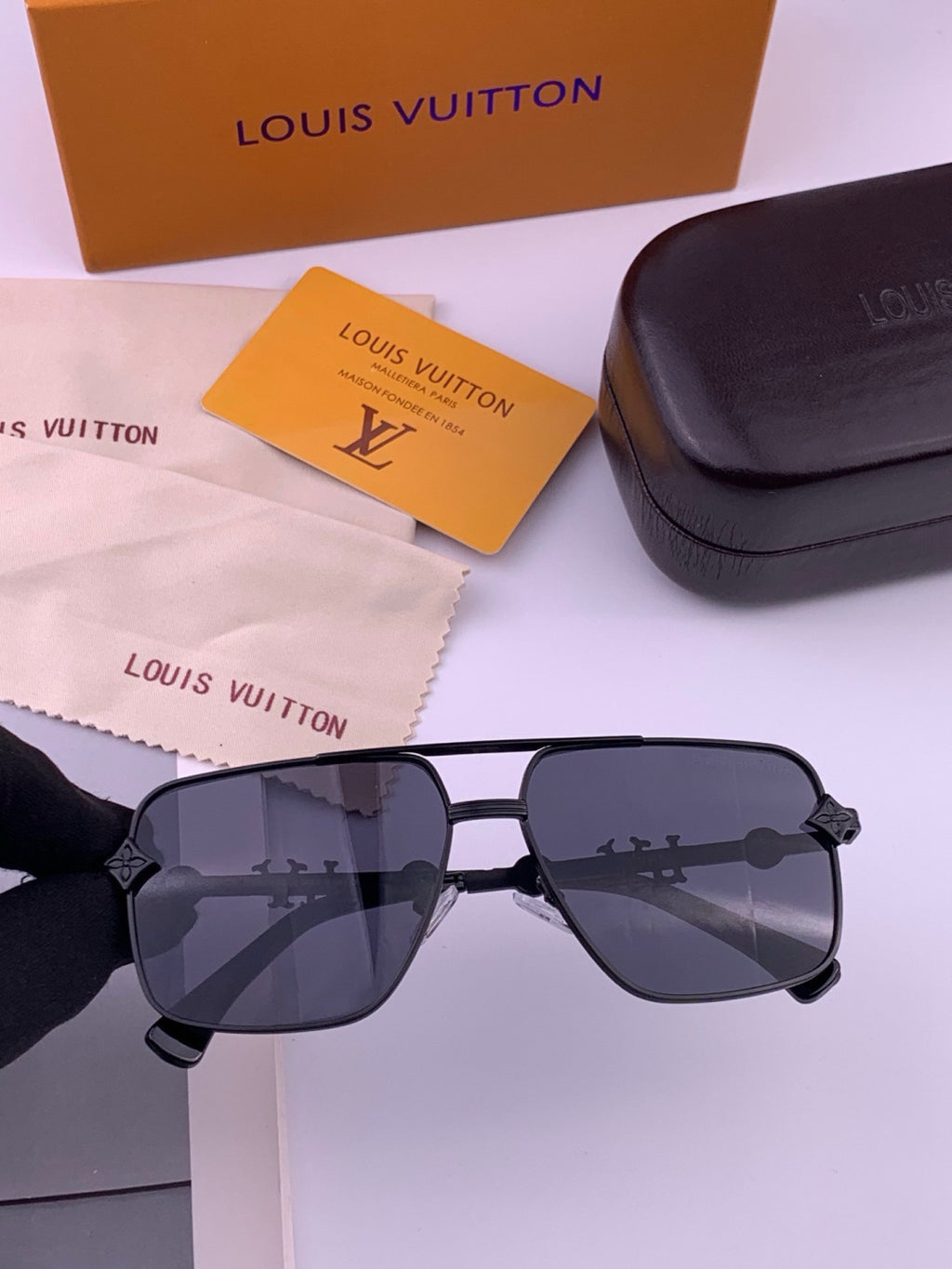 Louis Vuitton L11757 Aviator Black Lens Sunglasses for Men & Women - 431200 - detail image 2
