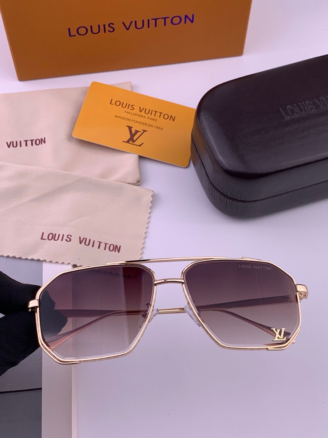 Louis Vuitton L31758 Aviator Black Lens Sunglasses for Men & Women - 431203 - detail image 3