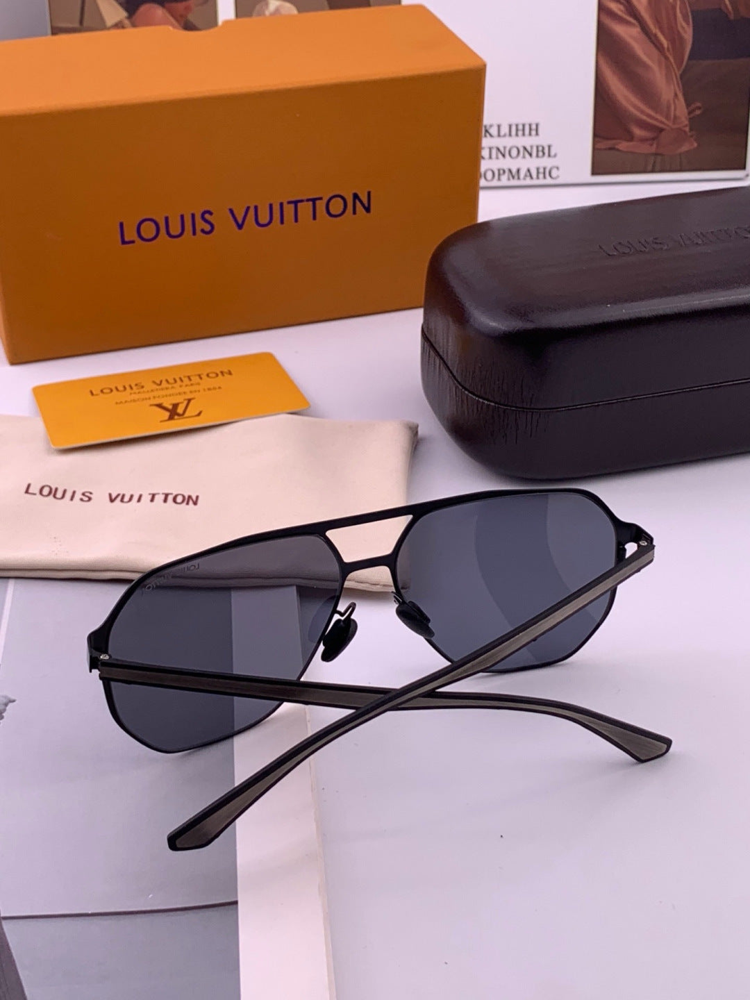 Louis Vuitton L6229 Polarized Aviator Blue Lens Sunglasses for Men - 431198 - detail image 7