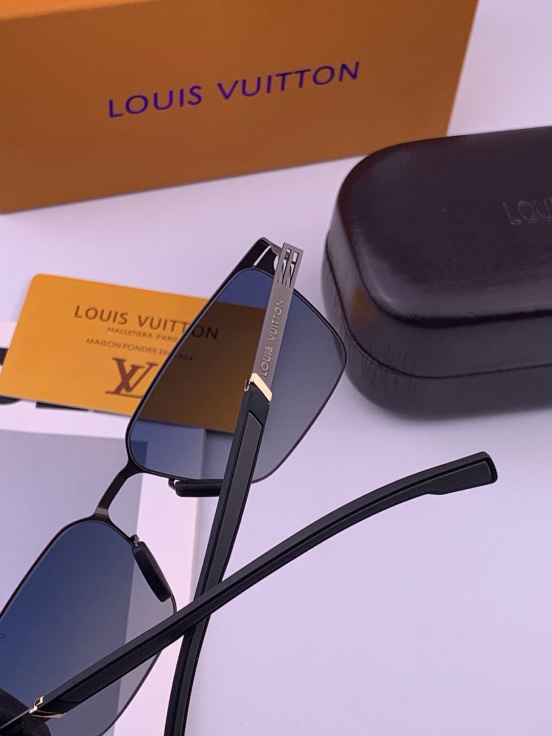 Louis Vuitton L516 Fashion Gold Lens Sunglasses for Men & Women - 431270 - detail image 4