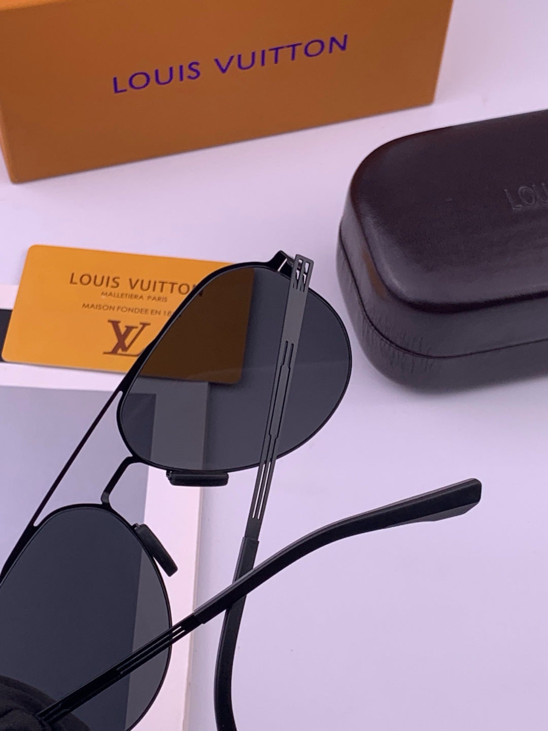 Louis Vuitton L39 Fashion Gold Lens Sunglasses for Men & Women - 431272 - detail image 5