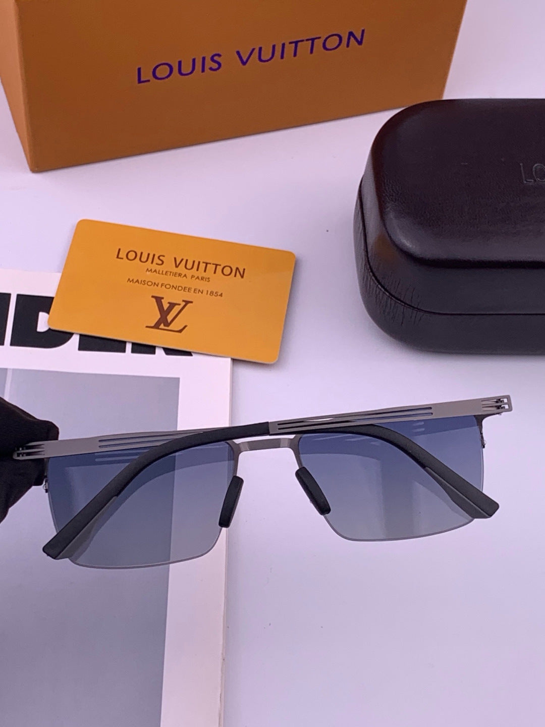 Louis Vuitton L510 Fashion Gold Lens Sunglasses for Men & Women - 431276 - detail image 4