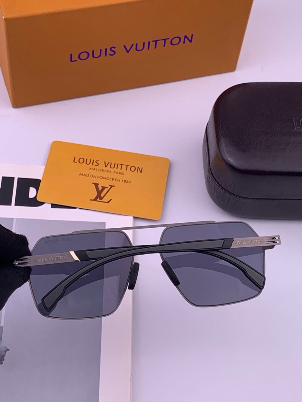 Louis Vuitton L313 Fashion Gold Lens Sunglasses for Men & Women - 431283 - detail image 4