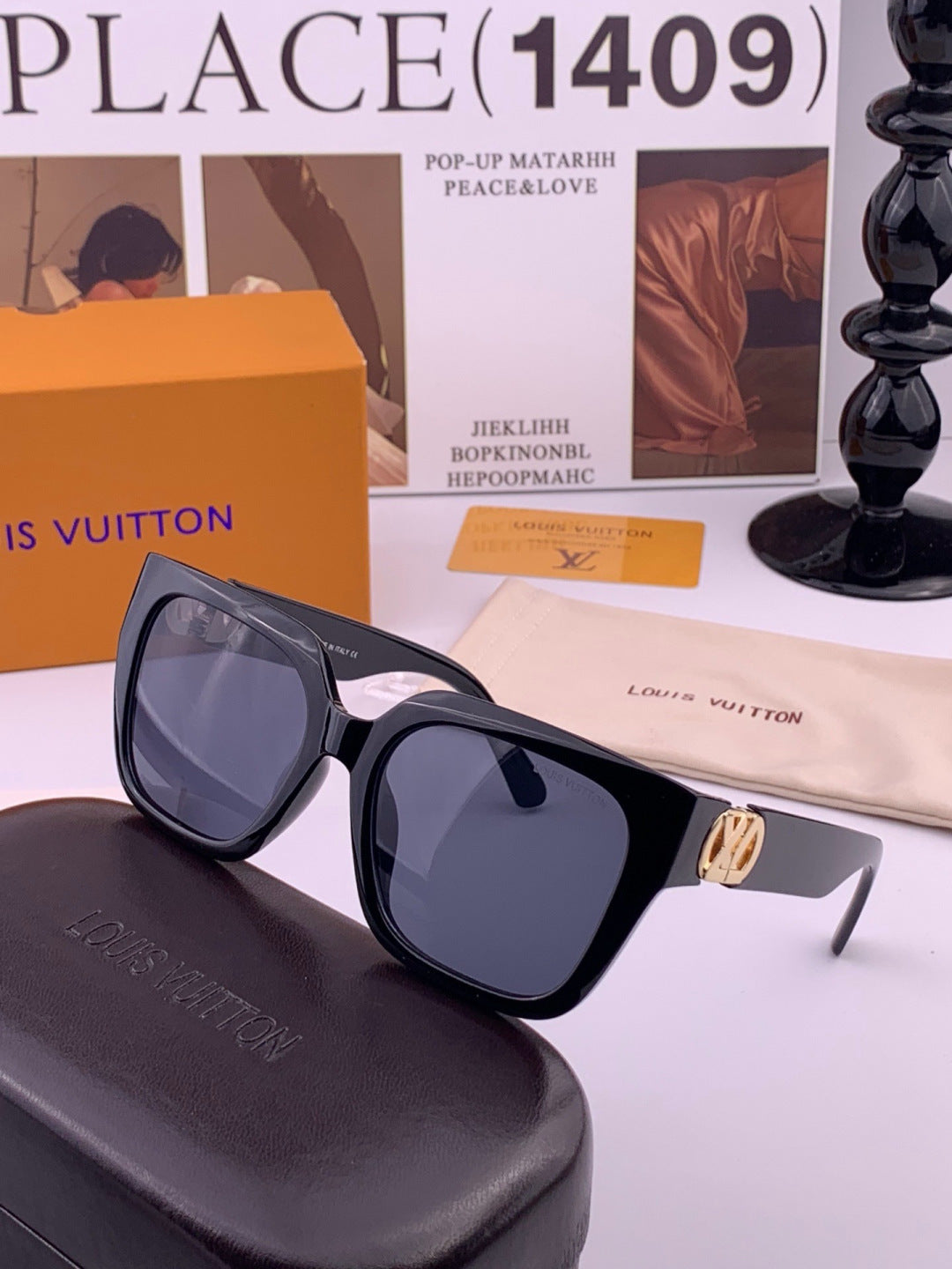 Louis Vuitton L95801 Square Gold Lens Sunglasses for Women - 431178 - detail image 4