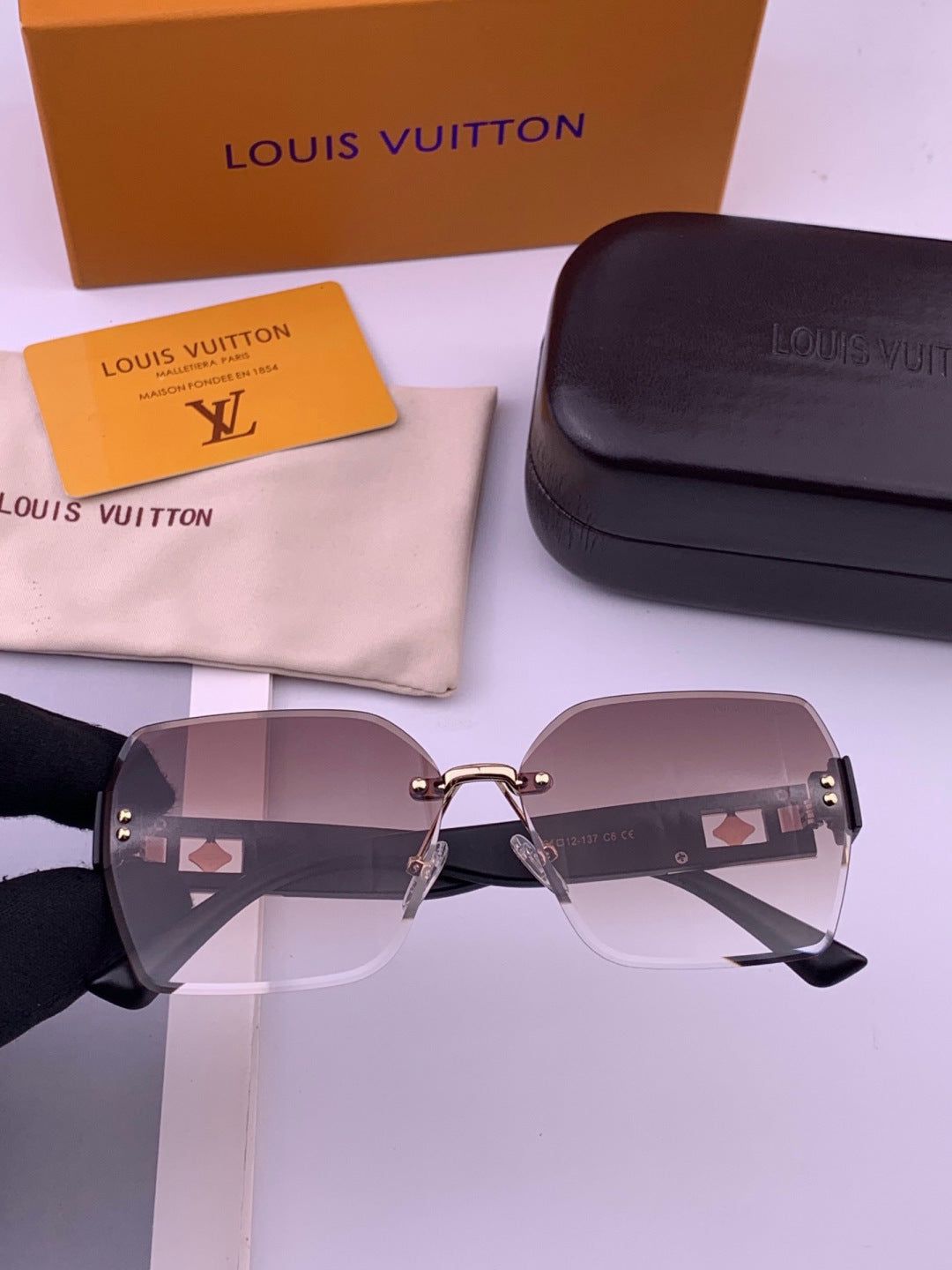 Louis Vuitton L9261 Square Black Lens Sunglasses for Men & Women - 431183