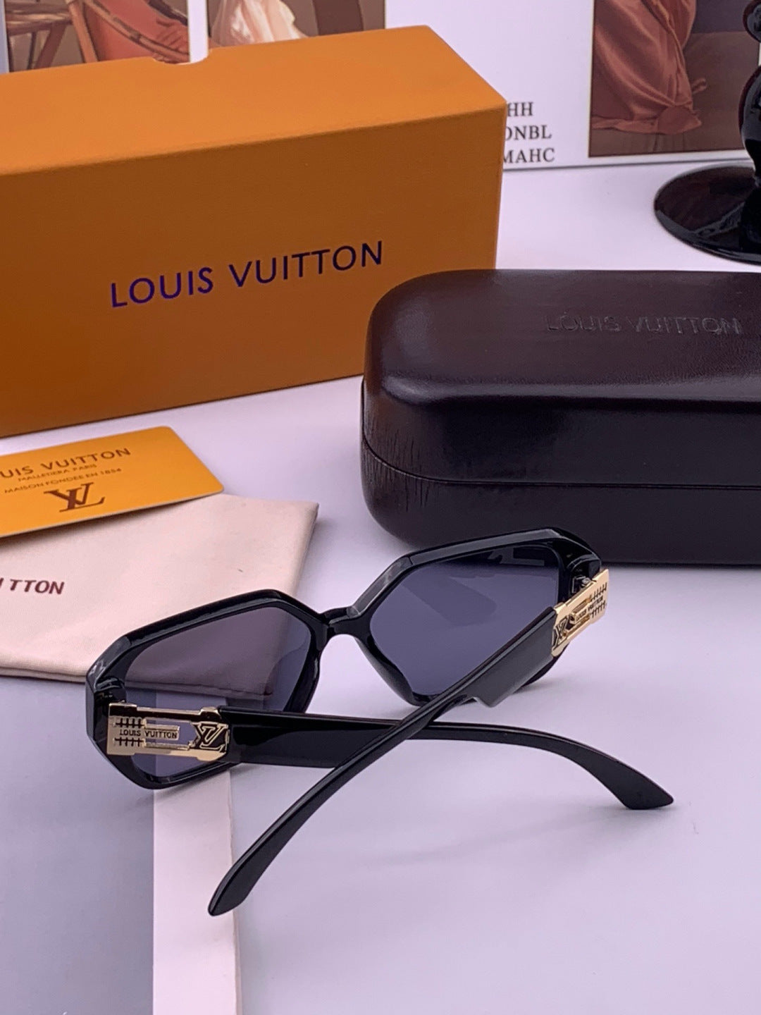 Louis Vuitton L17001 Square Black Lens Sunglasses for Women - 431188 - detail image 6
