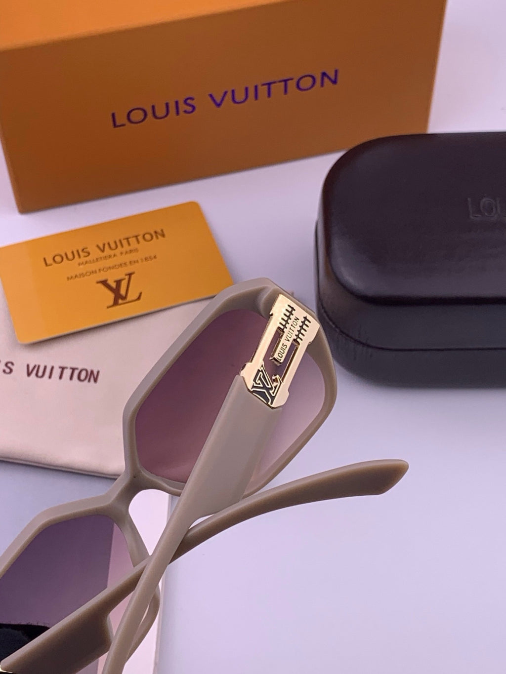 Louis Vuitton L17001 Square Purple Lens Sunglasses for Women - 431189 - detail image 5