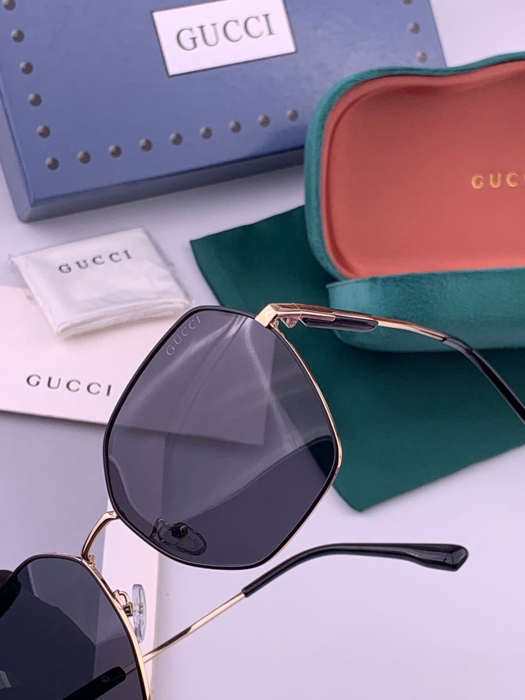 Gucci G9822 Polarized Oversized Brown Lens Sunglasses for Men & Women - 431343 - detail image 3