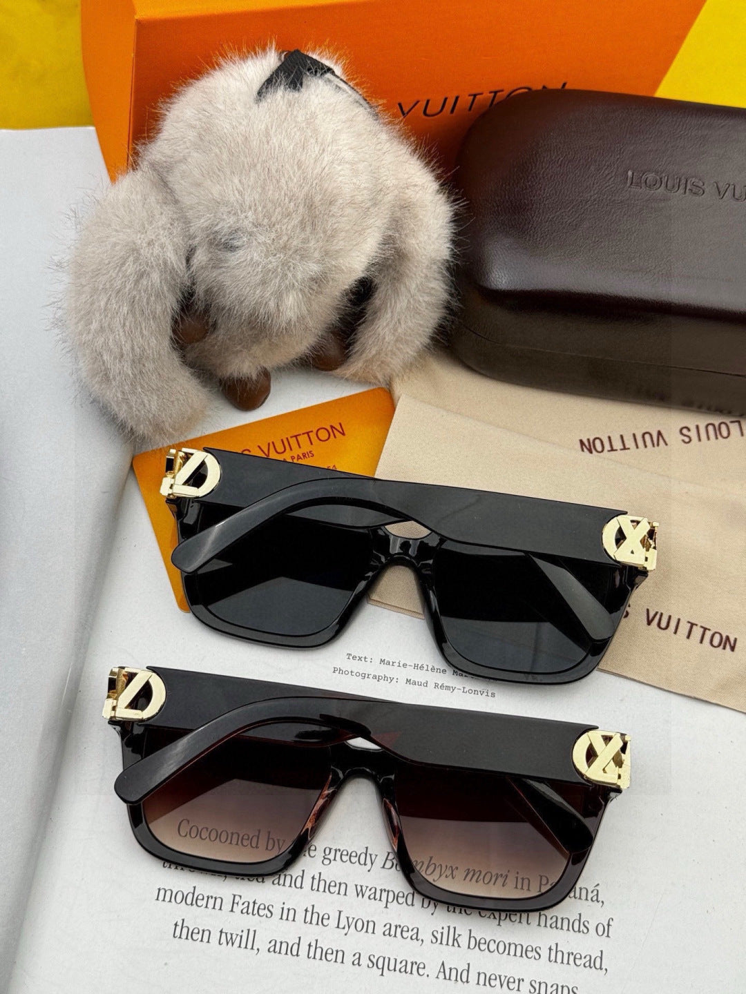 Louis Vuitton L95801 Square Brown Lens Sunglasses for Women - 431162 - detail image 4