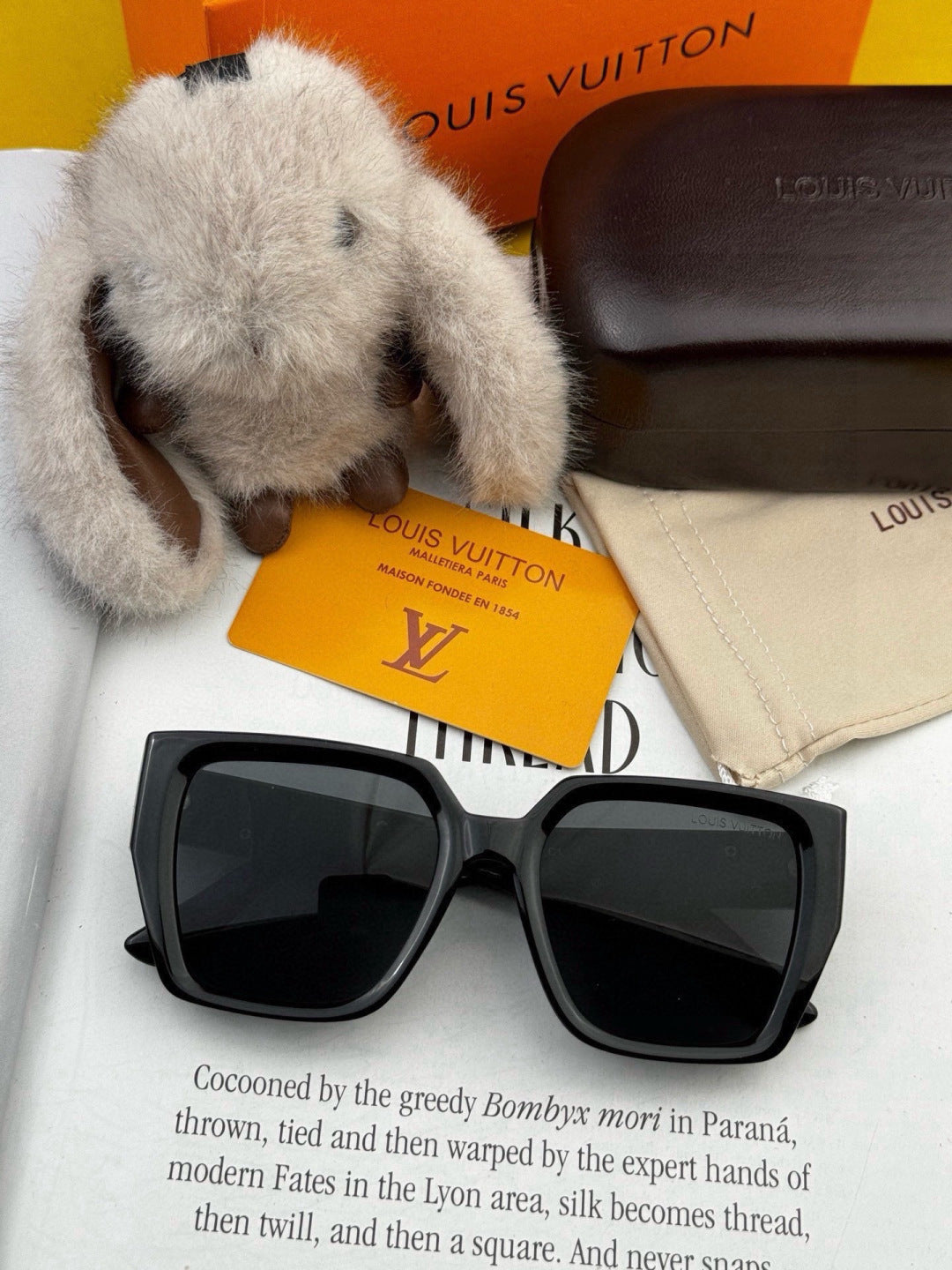 Louis Vuitton L6133 Square Red Lens Sunglasses for Women - 431163