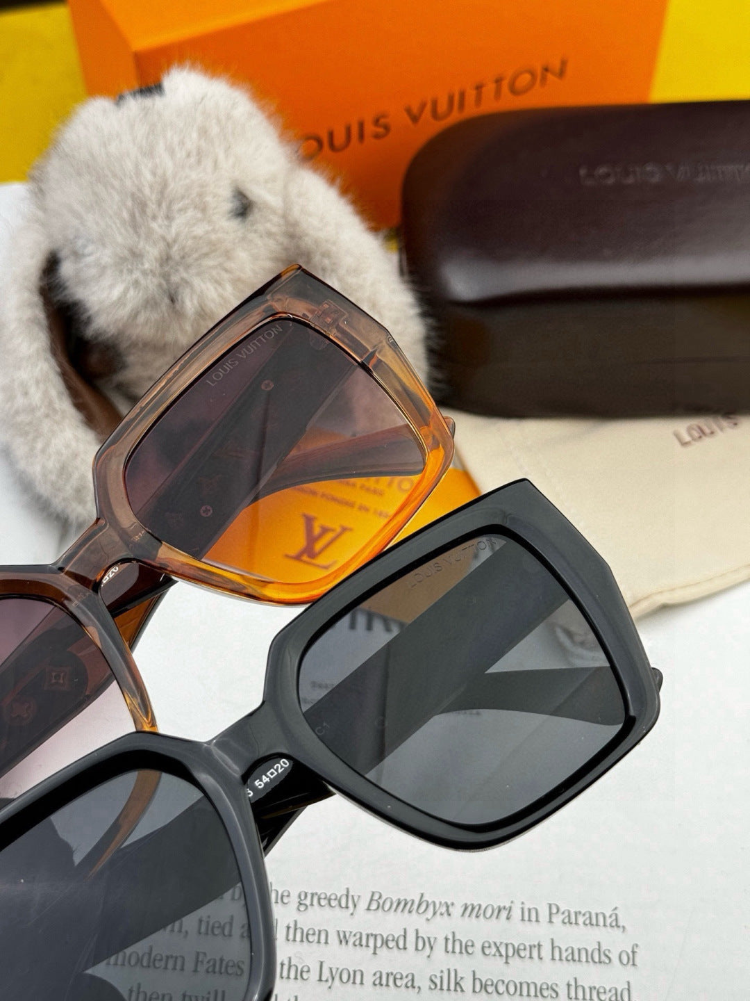 Louis Vuitton L6133 Square Red Lens Sunglasses for Women - 431163 - detail image 5