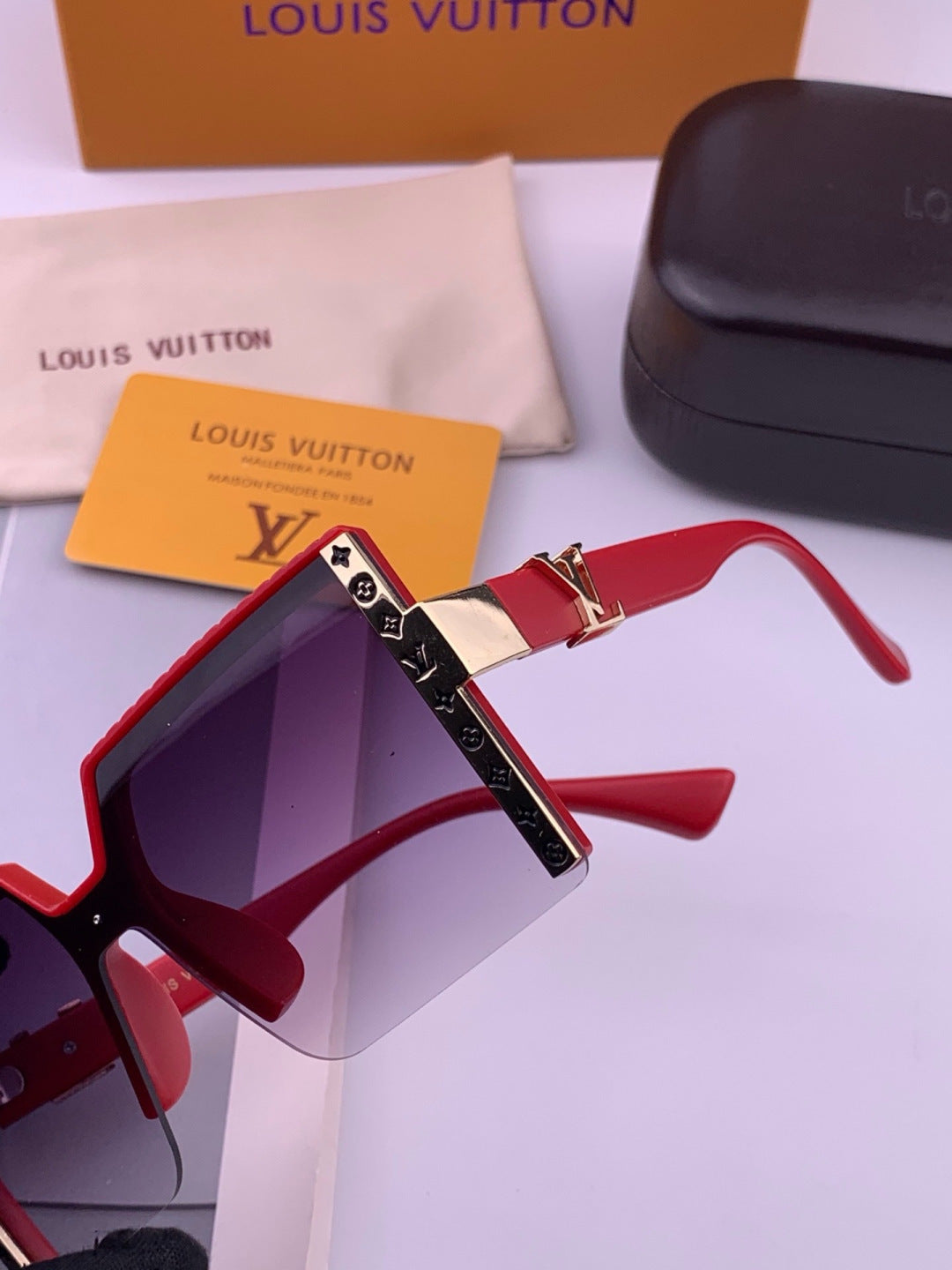 Louis Vuitton L6149 Square Black Lens Sunglasses for Men & Women - 431164 - detail image 3