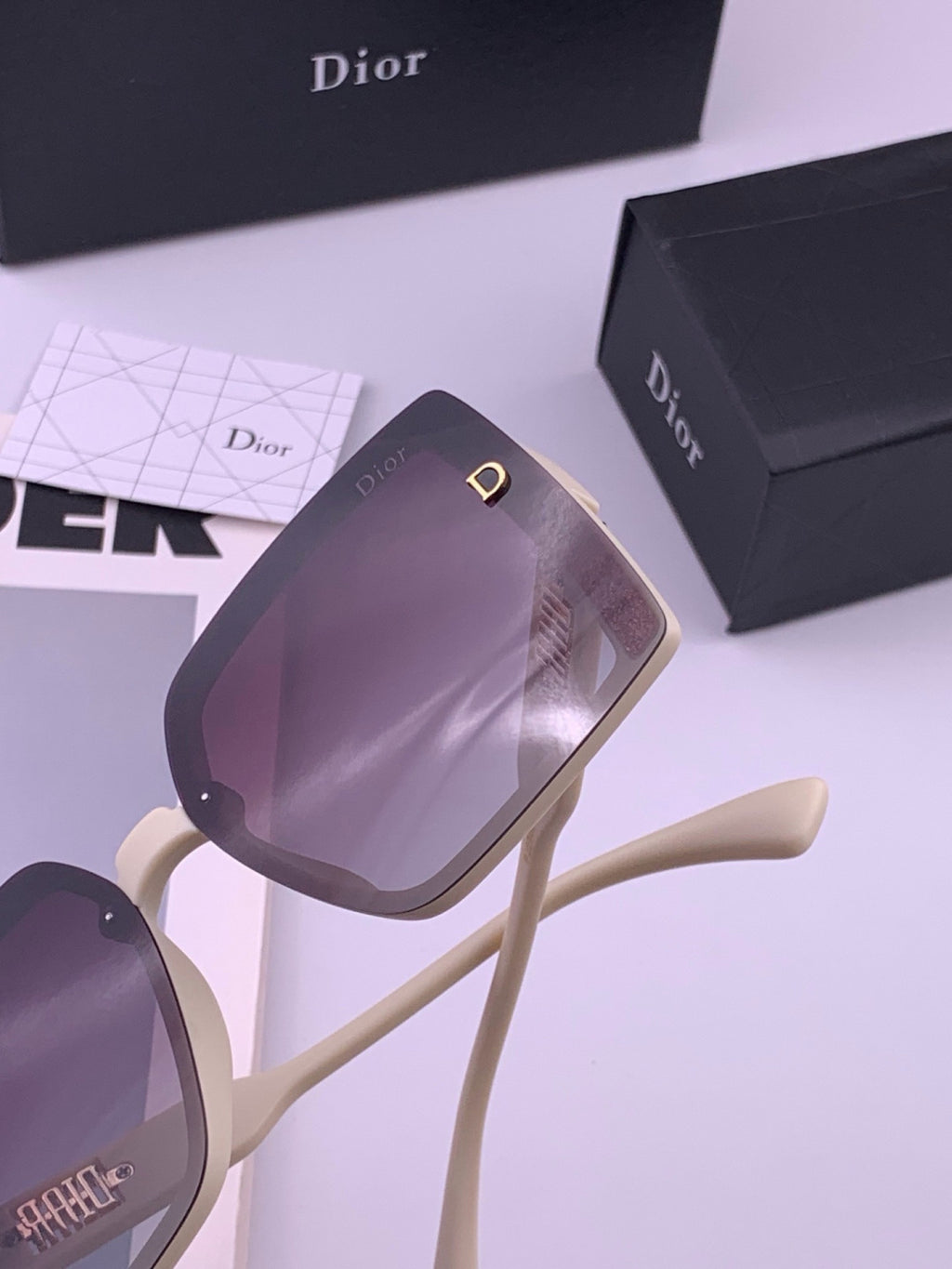 Dior D5290 Polarized Square Black Lens Sunglasses for Men & Women - 431774 - detail image 3