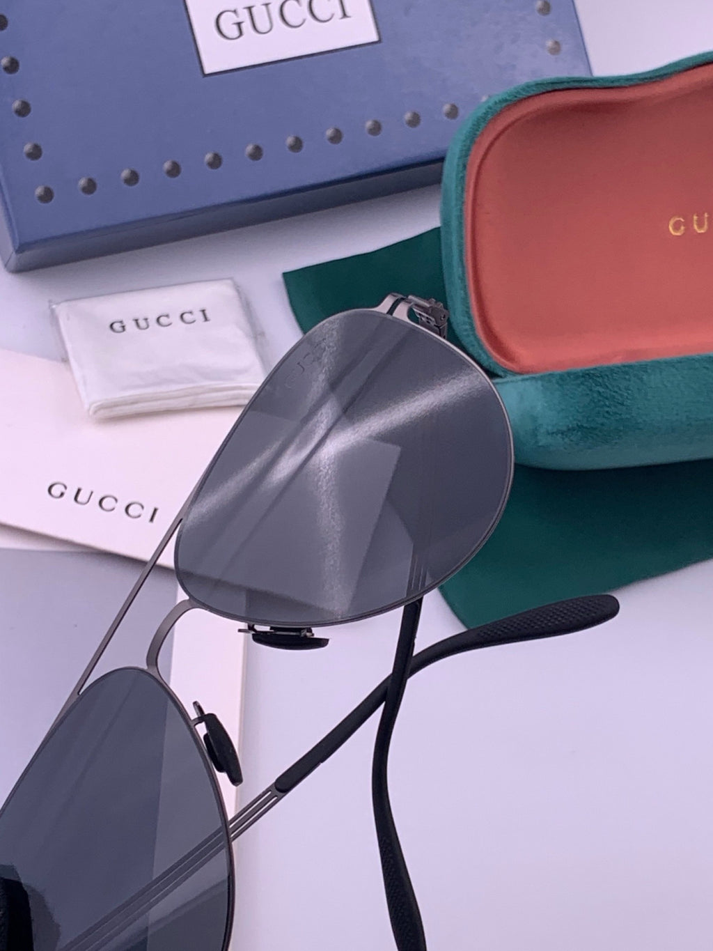 Gucci G1381 Fashion Gold Lens Sunglasses for Men & Women - 431342 - detail image 3
