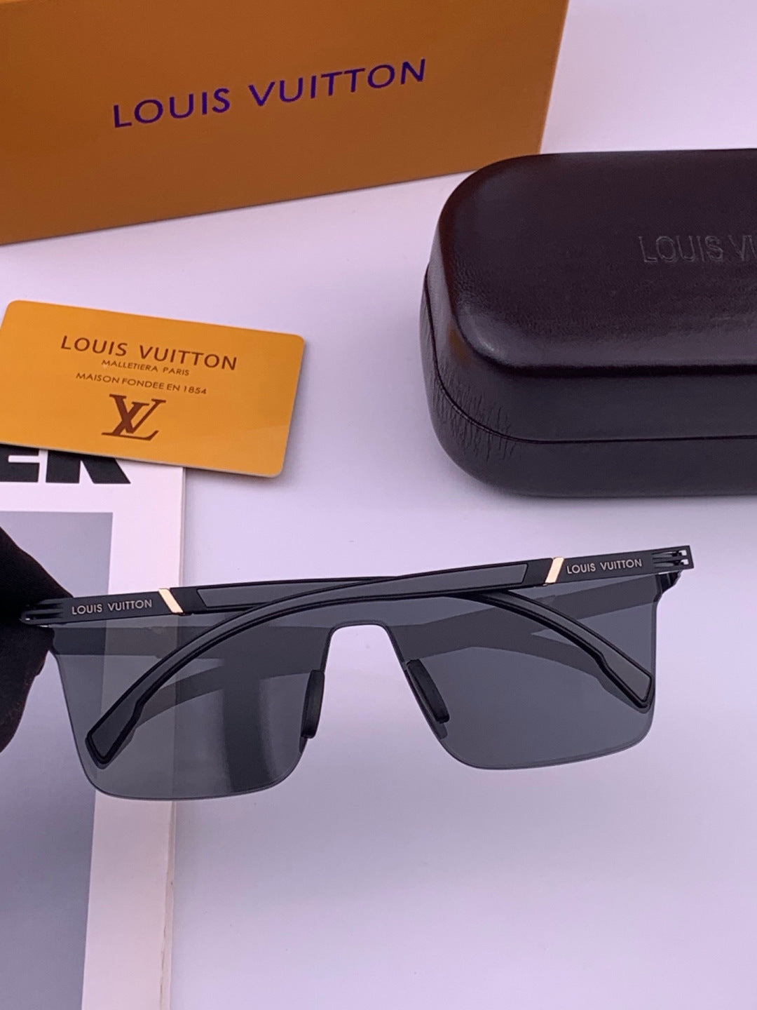 Louis Vuitton L016 Fashion Brown Lens Sunglasses for Men & Women - 431158 - detail image 6