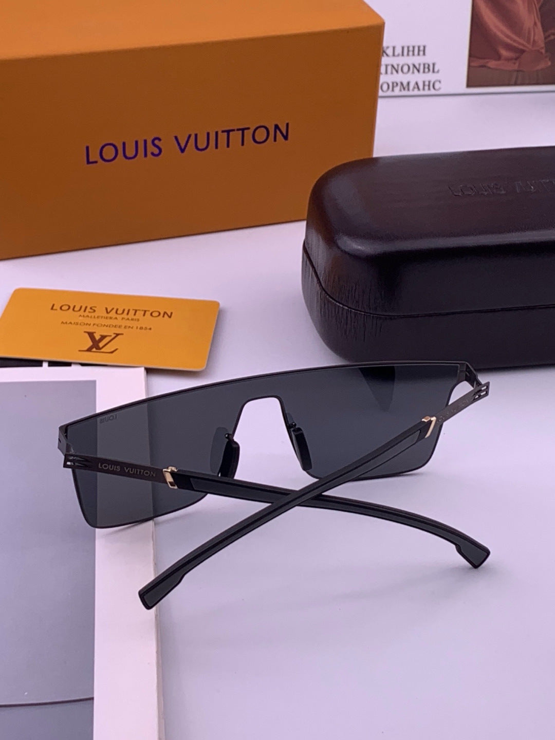 Louis Vuitton L016 Fashion Black Lens Sunglasses for Men & Women - 431160 - detail image 5