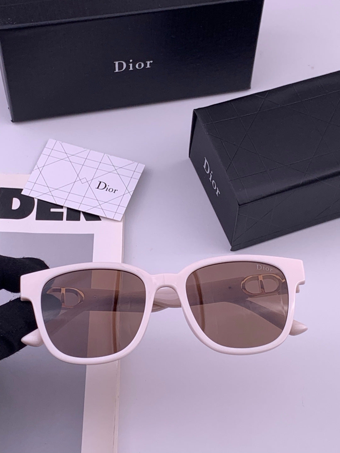 Dior D8913 Polarized Square Red Lens Sunglasses for Men & Women - 449092