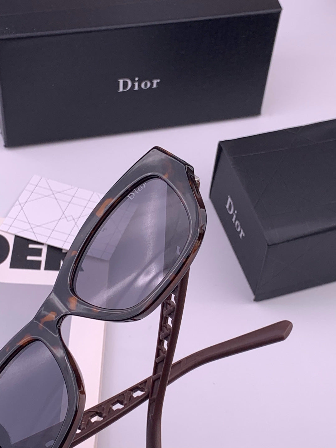 Dior D7911 Polarized Square Black Lens Sunglasses for Men & Women - 449093 - detail image 6