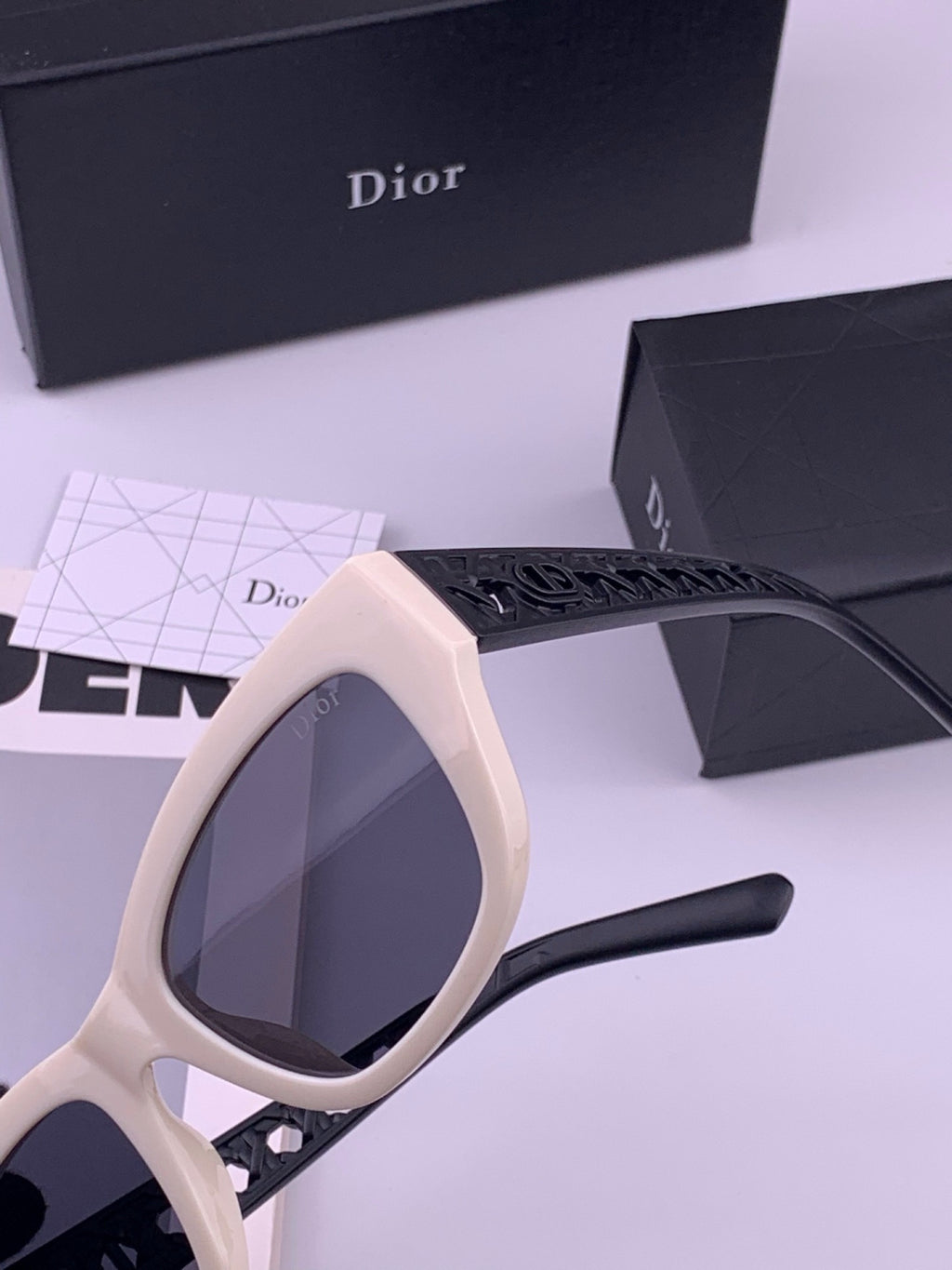 Dior D7911 Polarized Square Blue Lens Sunglasses for Men & Women - detail image 3