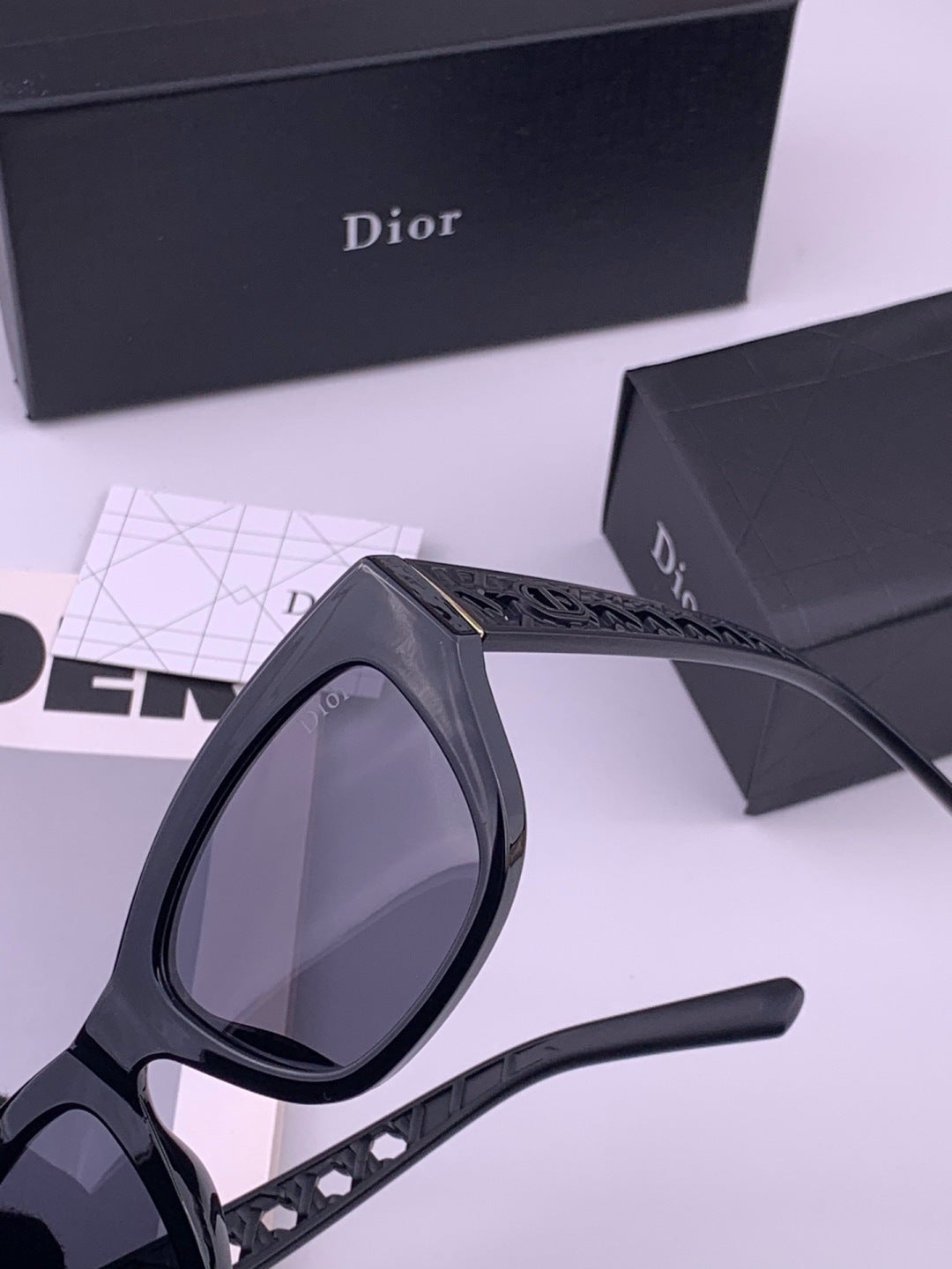 Dior D7911 Polarized Square Black Lens Sunglasses for Men & Women - 449095 - detail image 4
