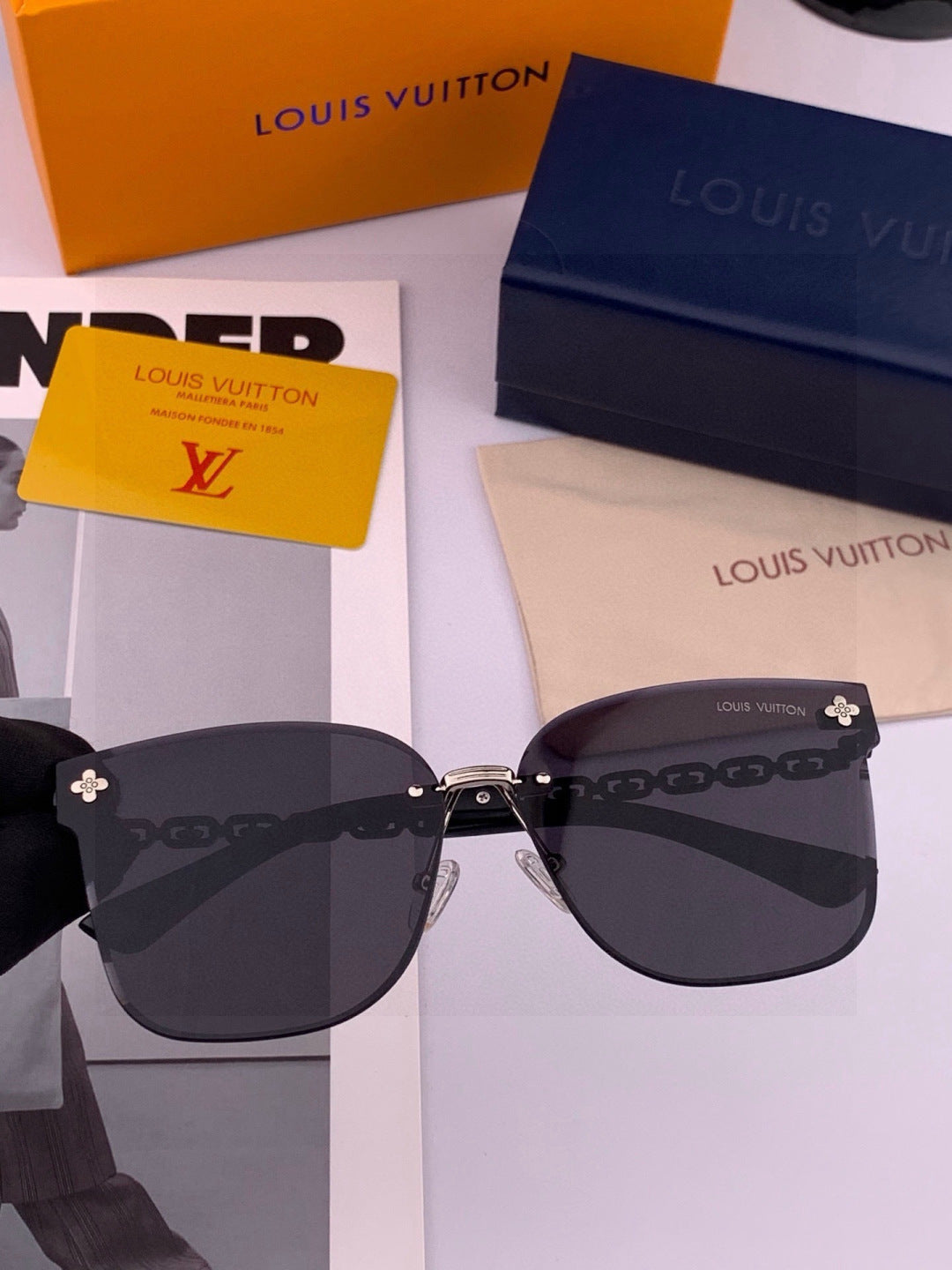 Louis Vuitton L7101 Square Gold Lens Sunglasses for Men & Women - 448590