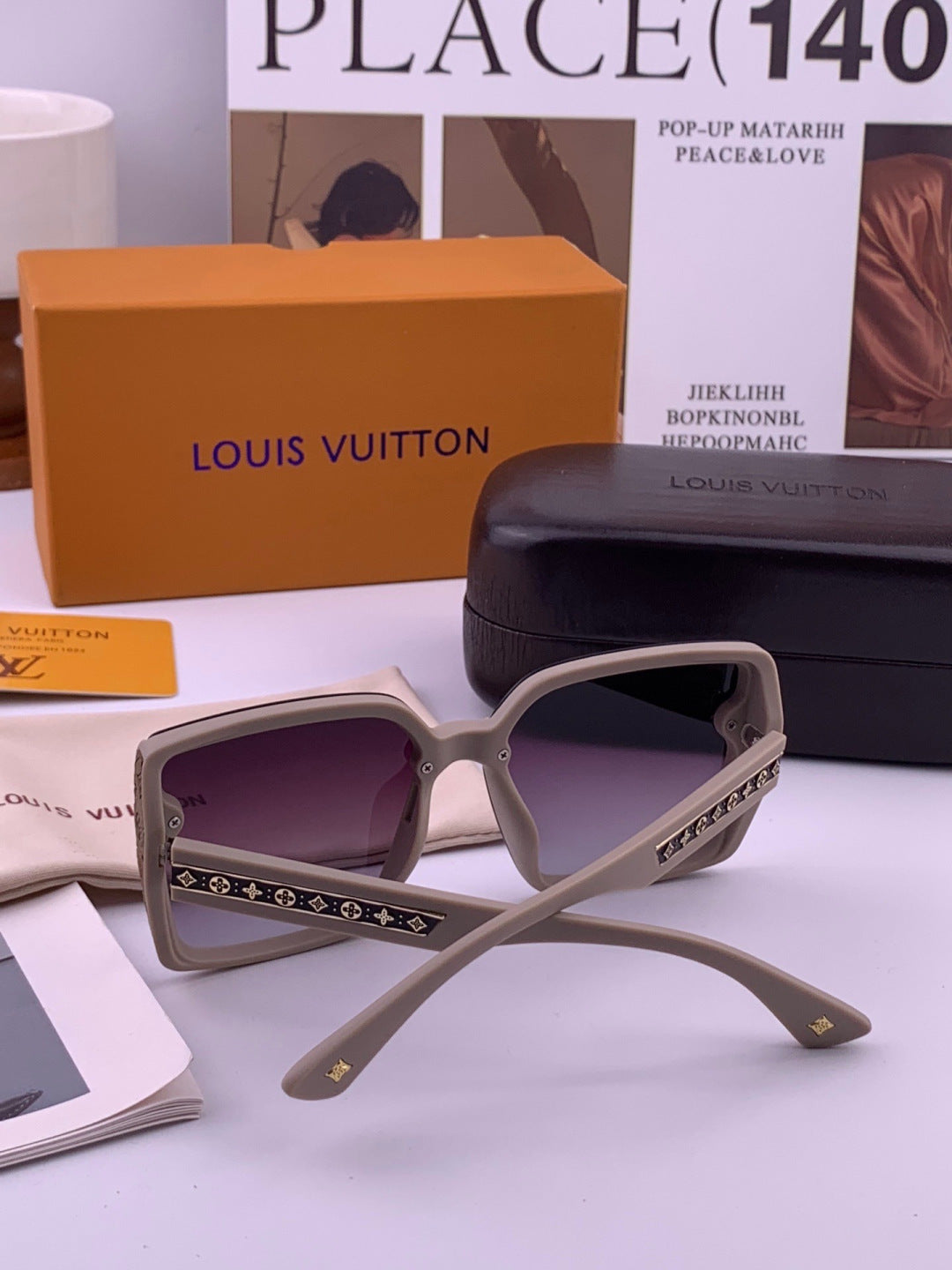 Louis Vuitton Fashion Gold Lens Sunglasses for Men & Women - 448591 - detail image 5