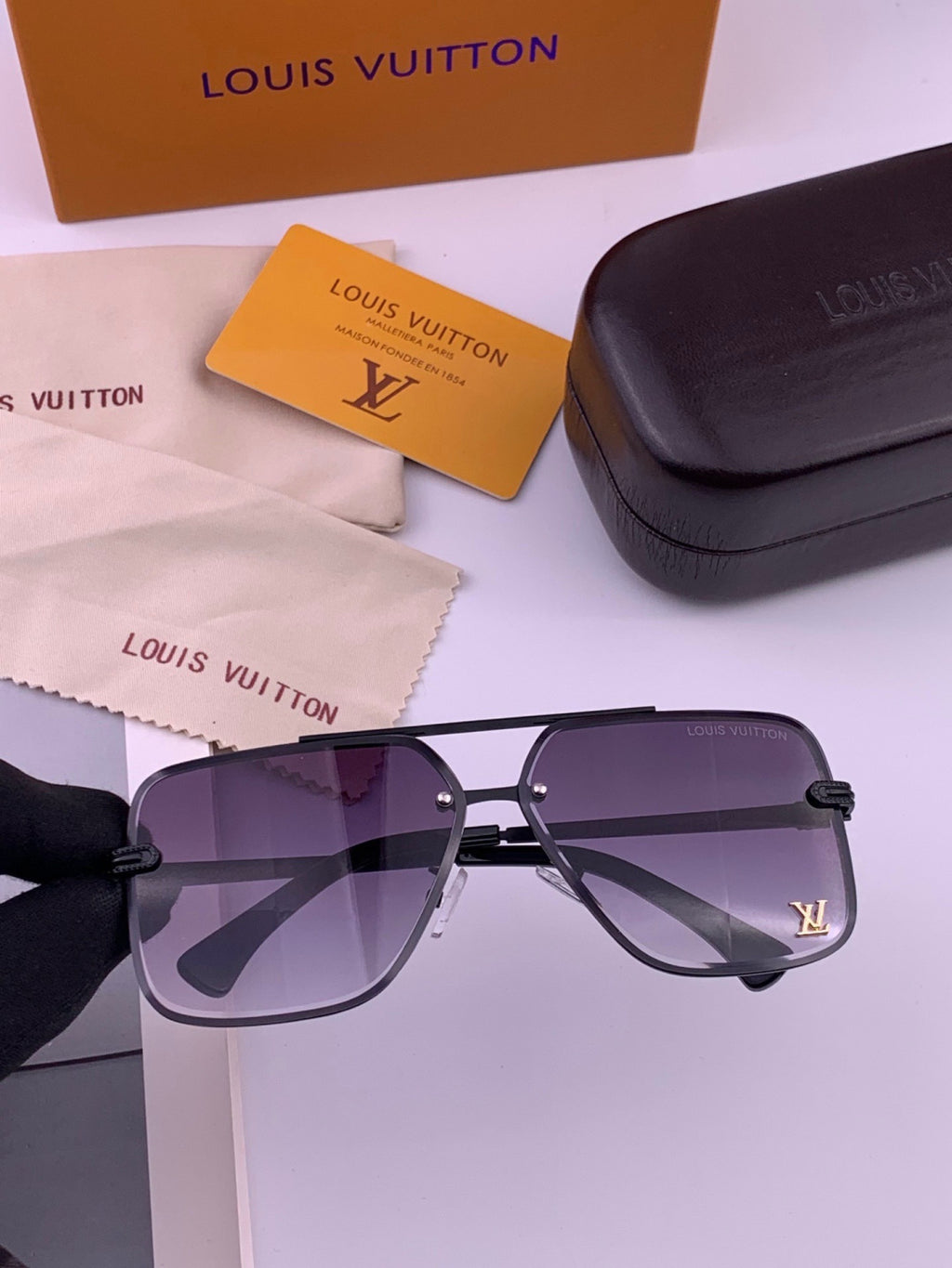 Louis Vuitton L91747 Aviator Orange Lens Sunglasses for Men & Women - 448595 - detail image 2