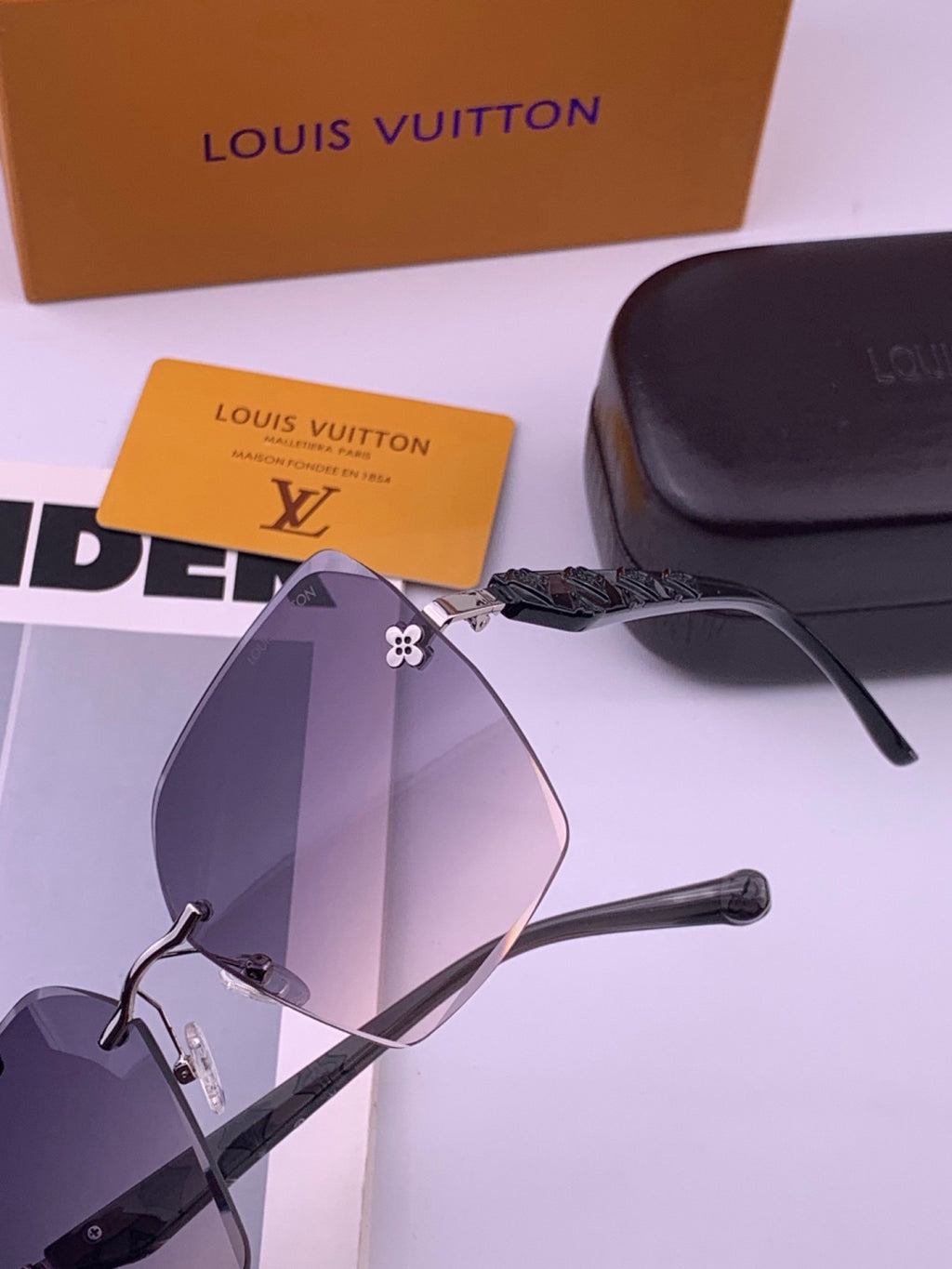 Louis Vuitton L8612 Square Gold Lens Sunglasses for Men & Women - 448513 - detail image 3
