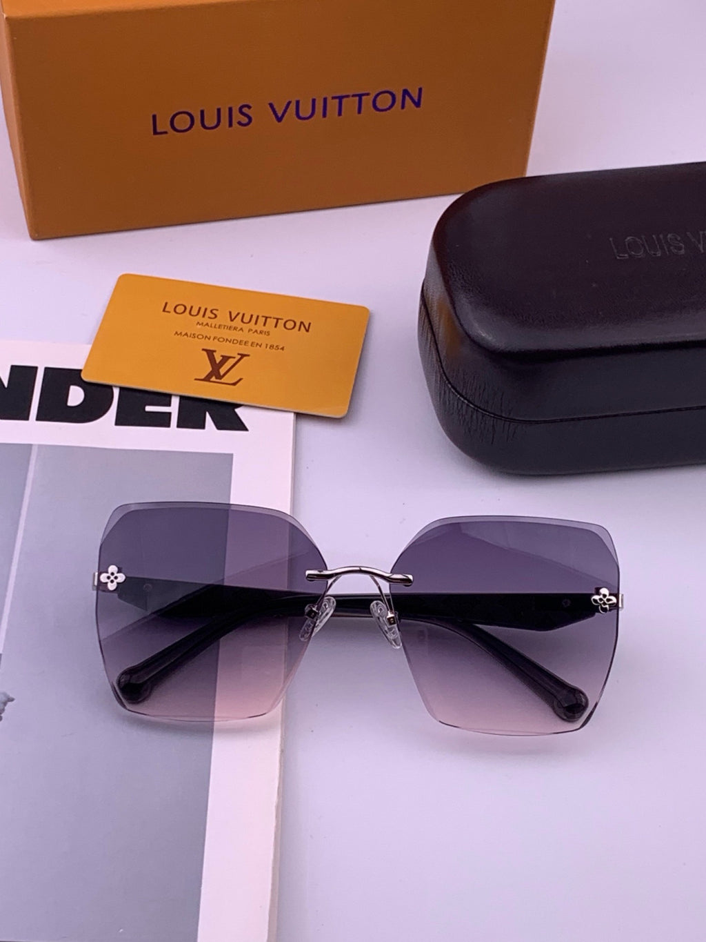Louis Vuitton L8612 Square Gold Lens Sunglasses for Men & Women - 448513 - detail image 7