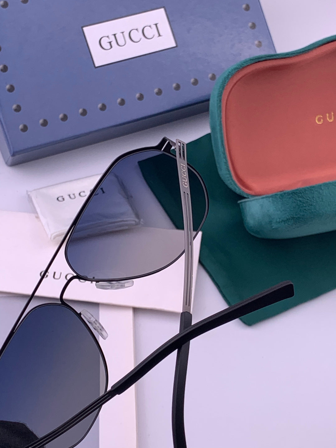 Gucci G911 Polarized Fashion Gold Lens Sunglasses for Men & Women - 448874 - detail image 4