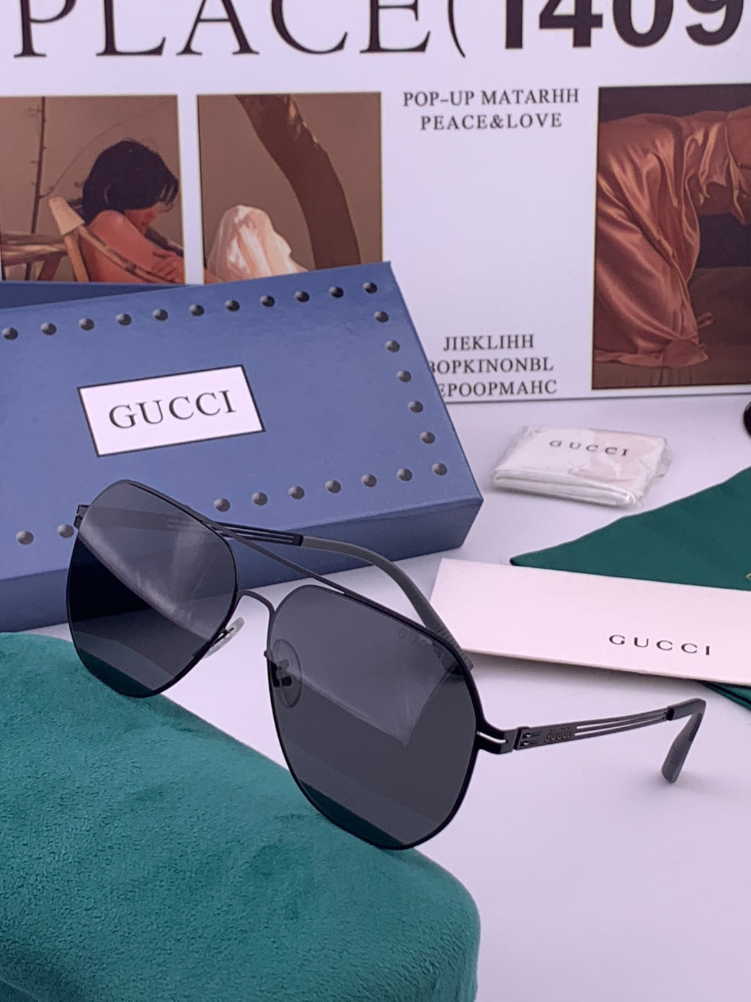 Gucci G911 Polarized Fashion Gold Lens Sunglasses for Men & Women - detail image 2
