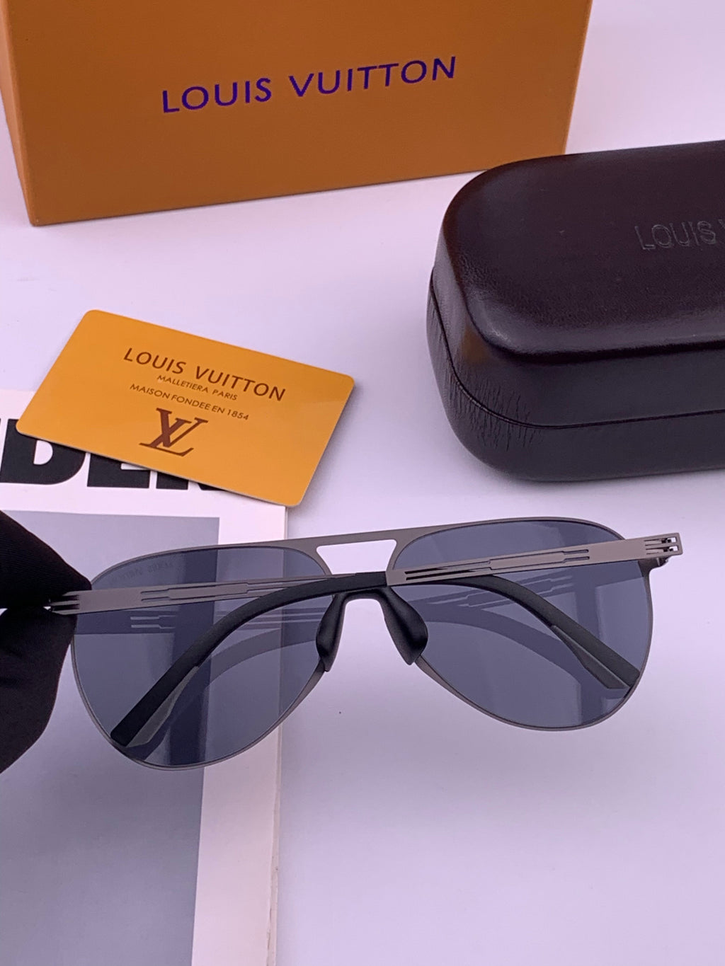 Louis Vuitton L199 Fashion Black Lens Sunglasses for Men & Women - detail image 5