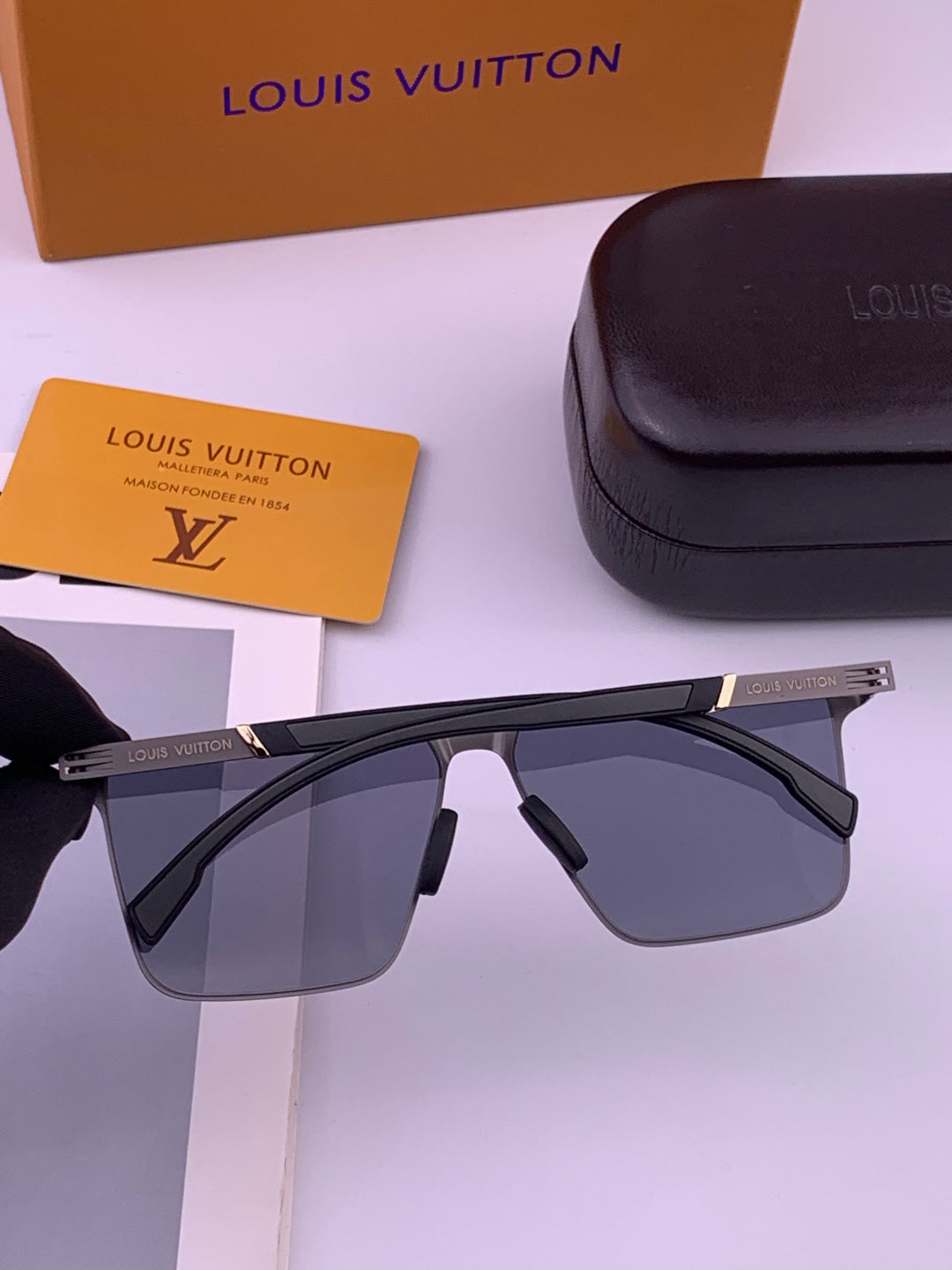 Louis Vuitton L616 Fashion Gold Lens Sunglasses for Men & Women - 448501 - detail image 6