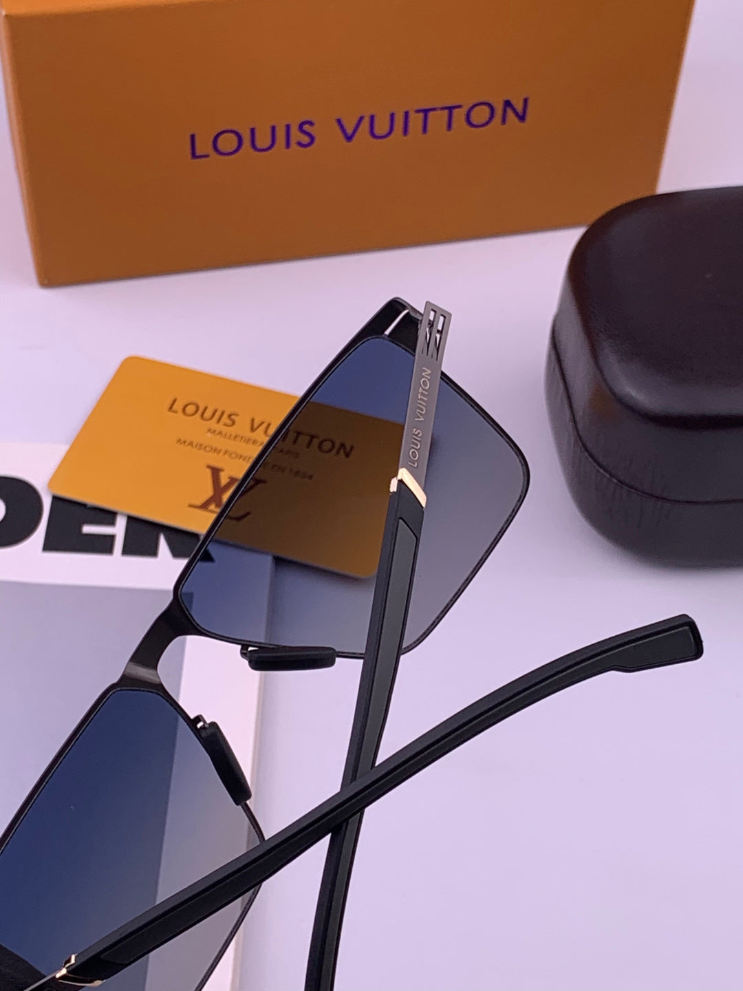 Louis Vuitton L616 Fashion Brown Lens Sunglasses for Men & Women - detail image 4