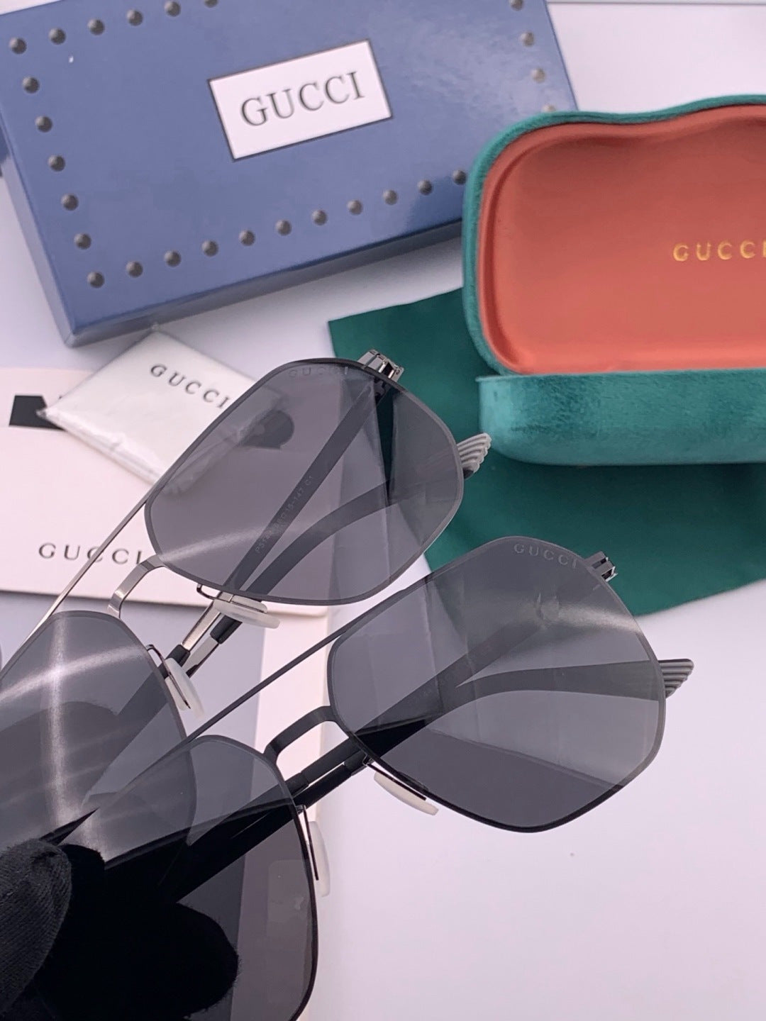 Gucci G4514 Fashion Black Lens Sunglasses for Men & Women - detail image 4