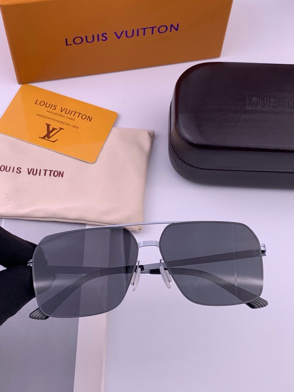 Gucci G2514 Fashion Black Lens Sunglasses for Men & Women