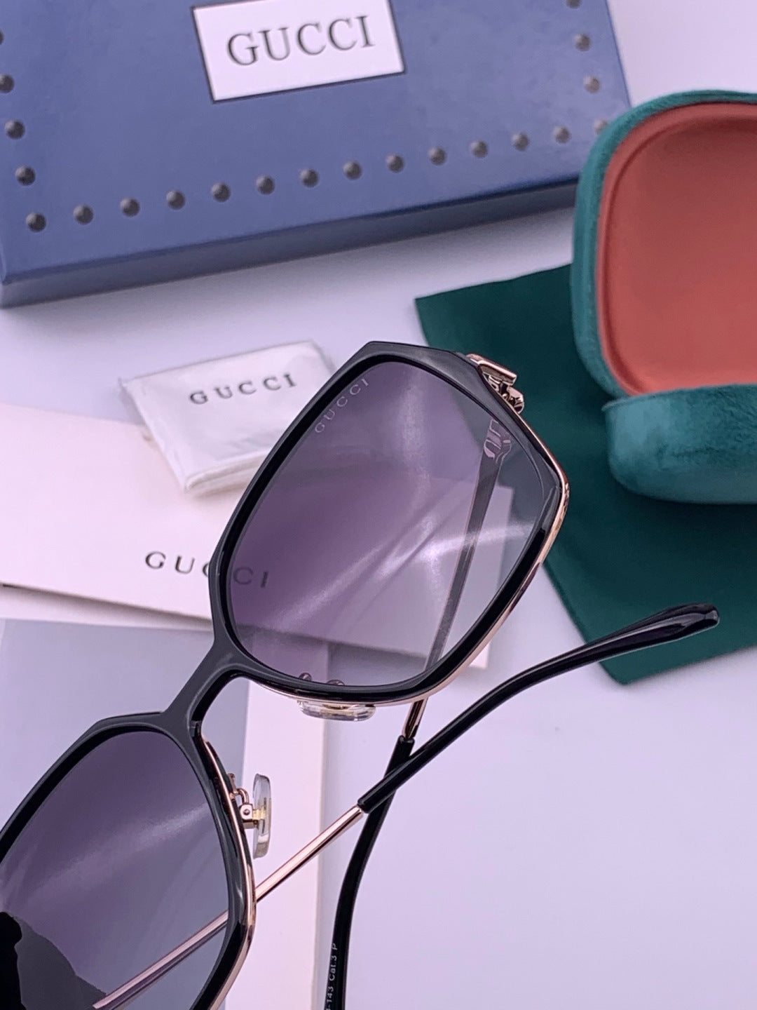 Gucci G6640 Polarized Round Red Lens Sunglasses for Women - 448882 - detail image 3