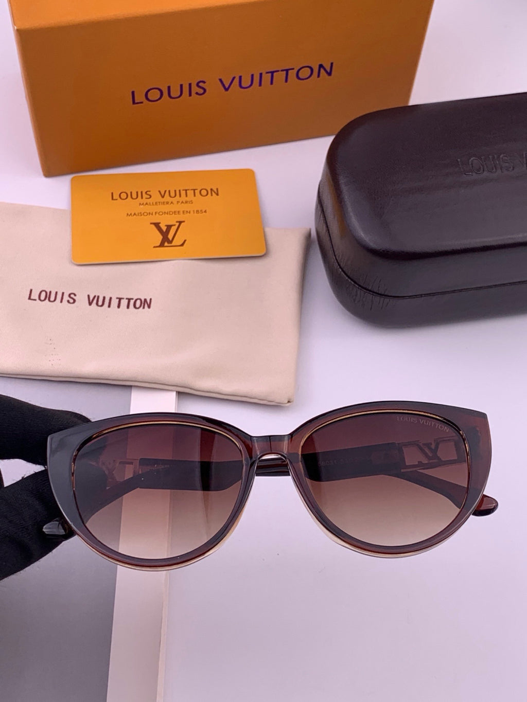 Louis Vuitton L15803 Square Black Lens Sunglasses for Women - 448504