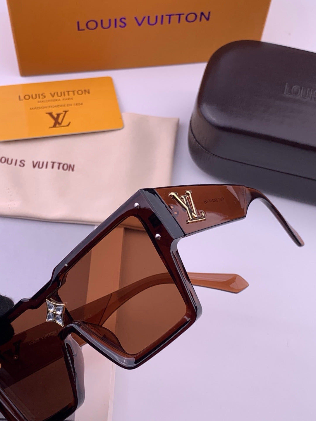Louis Vuitton L7600 Square Black Lens Sunglasses for Women - 448508 - detail image 3