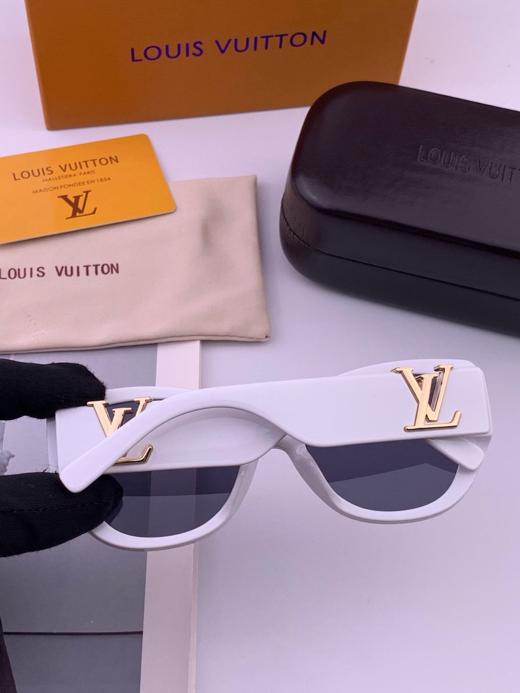 Louis Vuitton L5626 Square Pink Lens Sunglasses for Women - 448482 - detail image 5