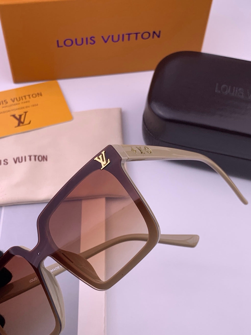 Louis Vuitton L6006 Oversized Red Lens Sunglasses for Men & Women - 448483 - detail image 3
