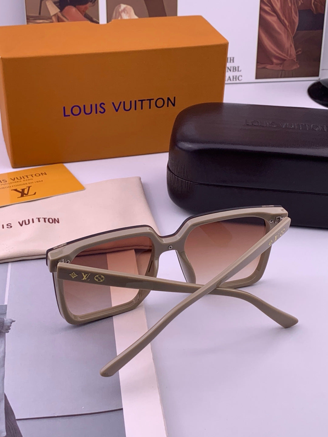 Louis Vuitton L6006 Oversized Red Lens Sunglasses for Men & Women - 448483 - detail image 7