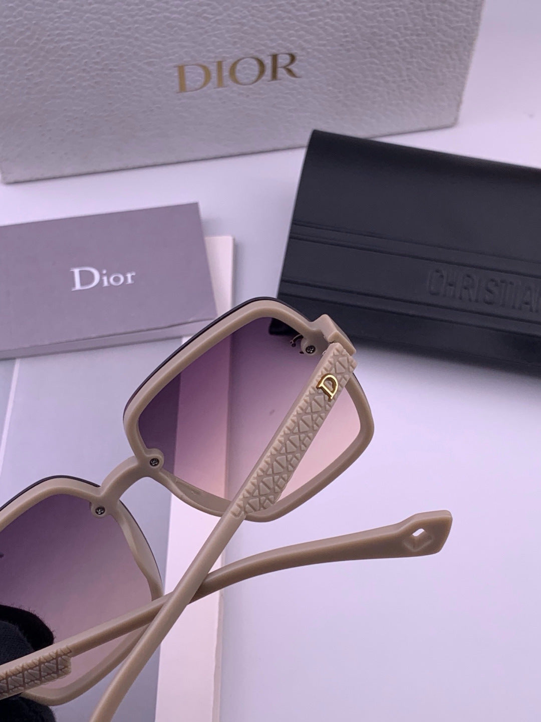 Dior D47002 Fashion Purple Lens Sunglasses for Men & Women - detail image 4