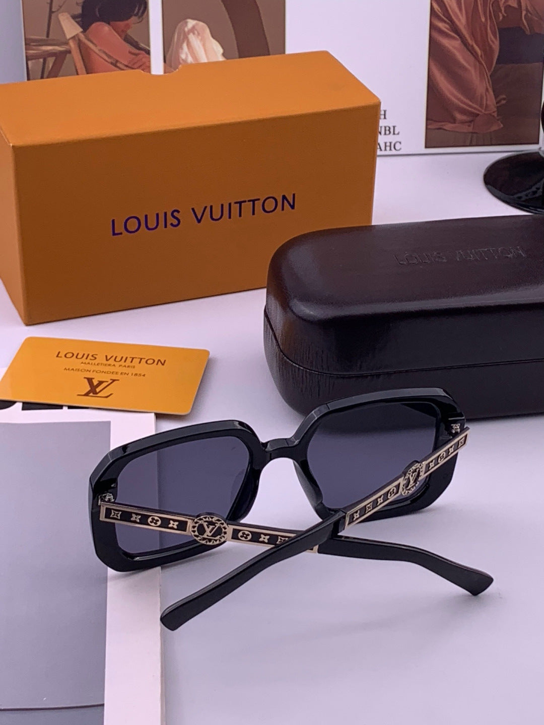 Louis Vuitton L37007 Oversized Brown Lens Sunglasses for Men & Women - 448580 - detail image 4