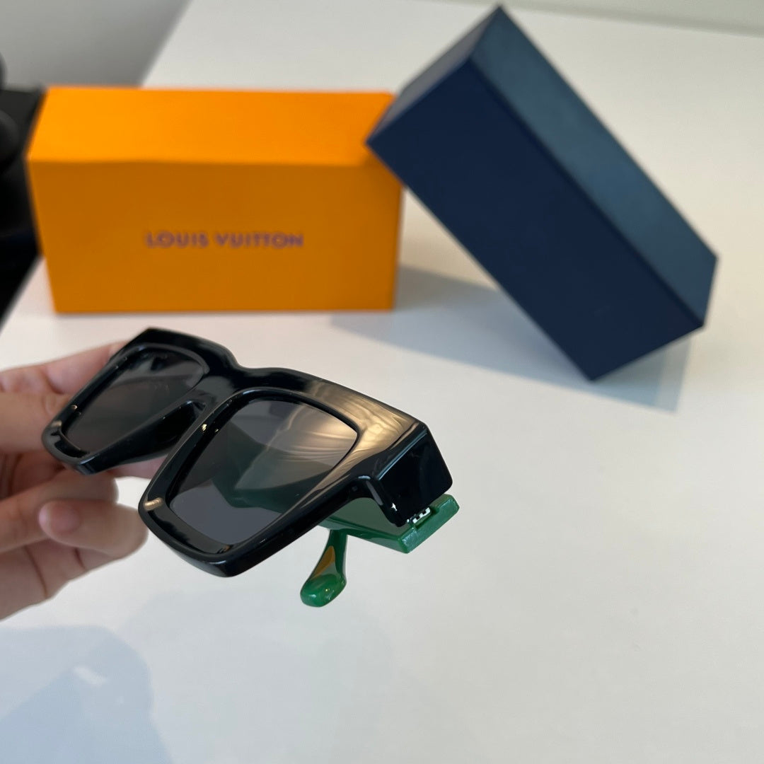 Louis Vuitton Metal Fashion Black Lens Sunglasses for Men & Women - 448551 - detail image 10